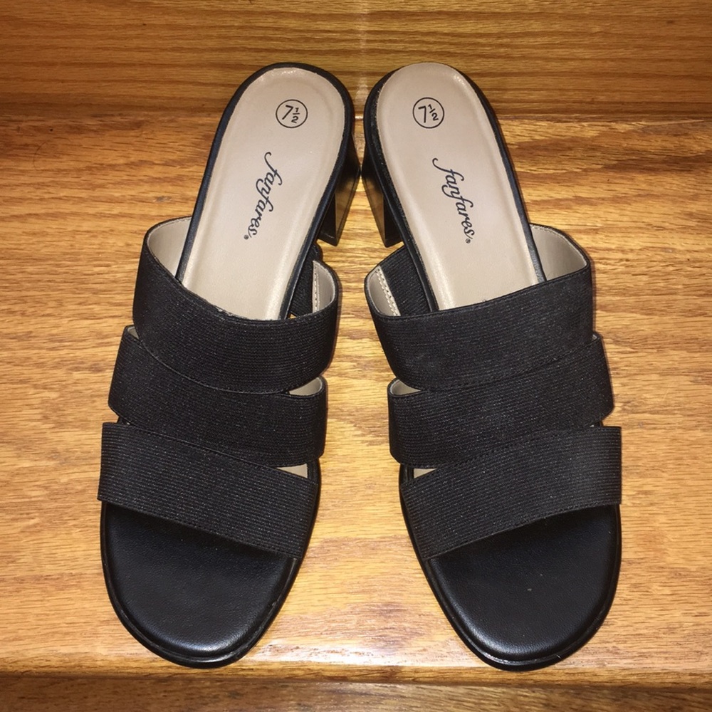 Black sandals size 71/2